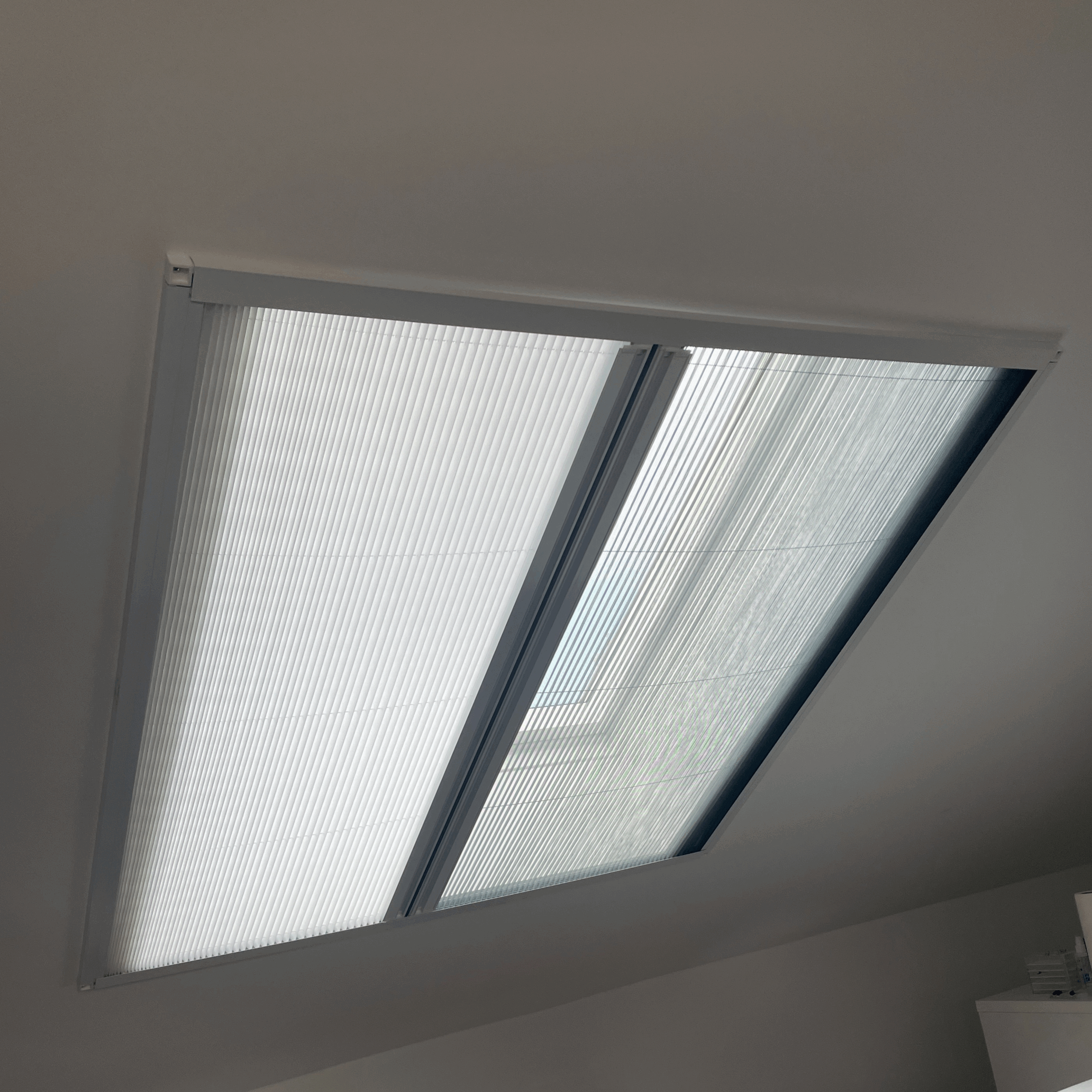 Fliegengitter Dachfenster nach Maß